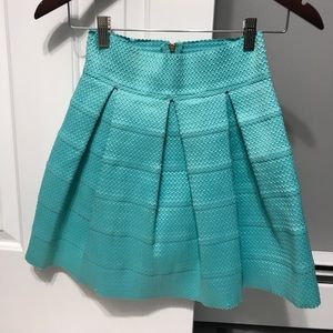 Francesca’s High Waisted Teal Skirt- Size M 👗